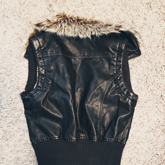 Rustic fur vest - Picture 3 of 4